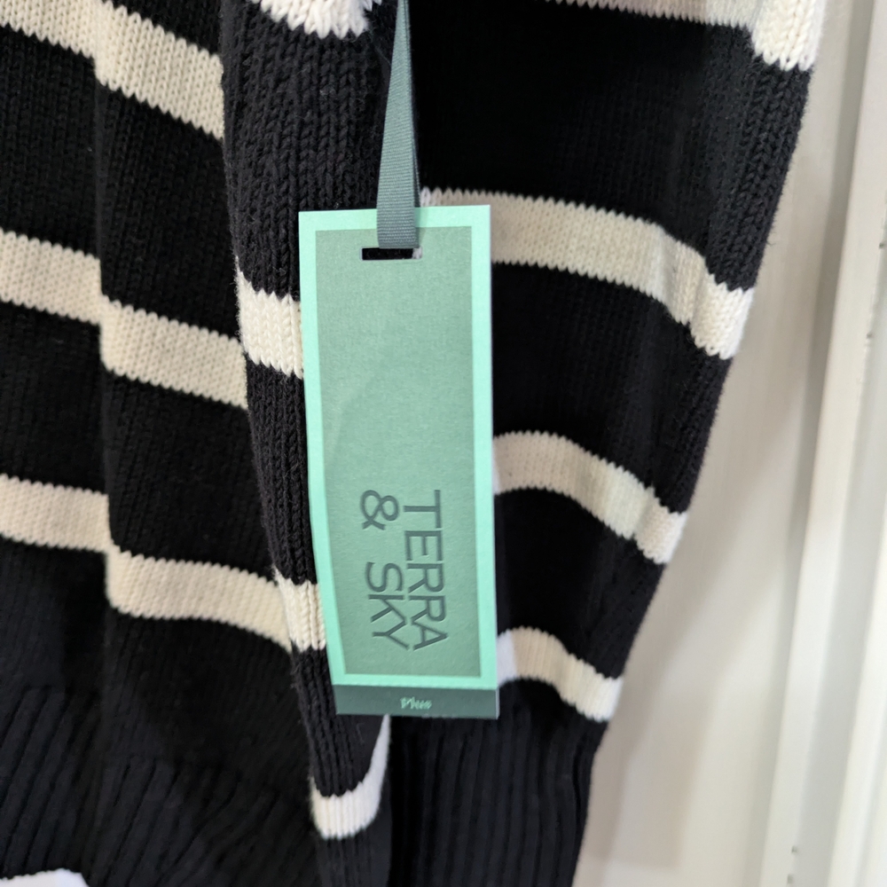 Terra & Sky Black and Cream Striped V-Neck Button Cardigan - Picture 3 of 6